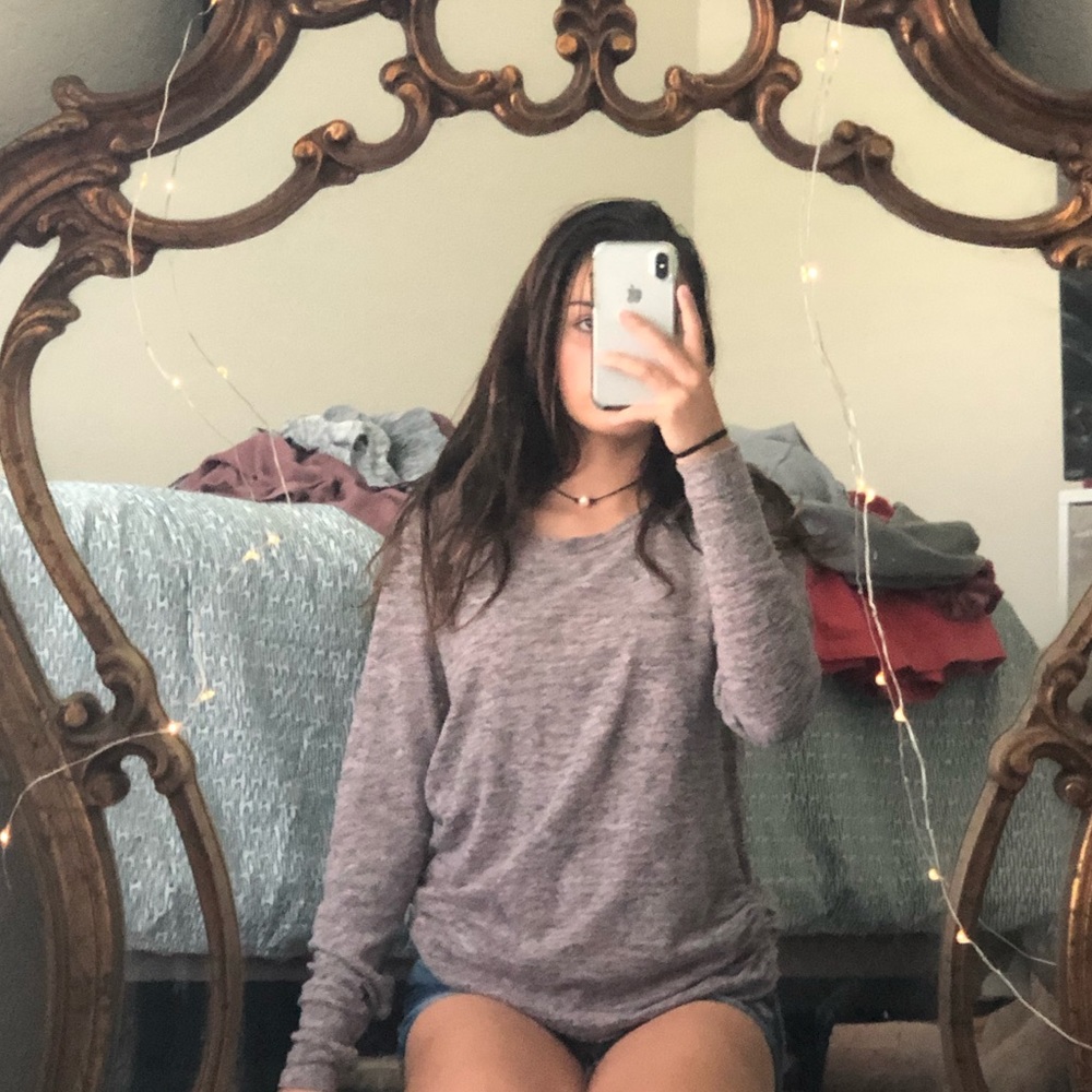 Light weight sweater